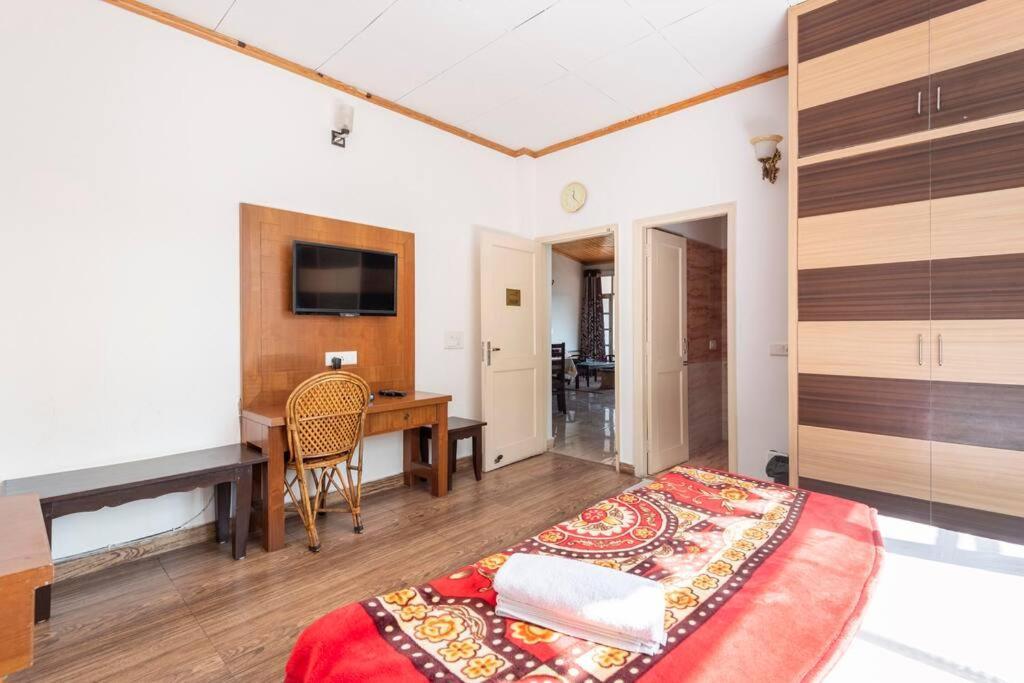 Kasauli Edge Apt With Balcony Екстериор снимка