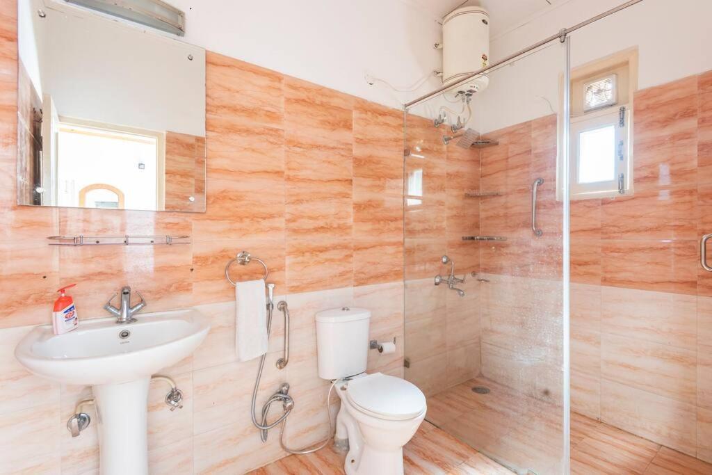 Kasauli Edge Apt With Balcony Екстериор снимка