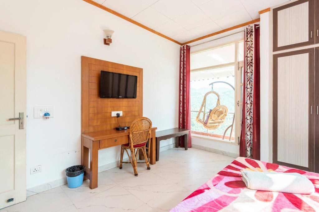 Kasauli Edge Apt With Balcony Екстериор снимка