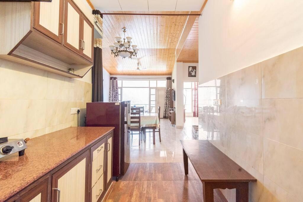 Kasauli Edge Apt With Balcony Екстериор снимка