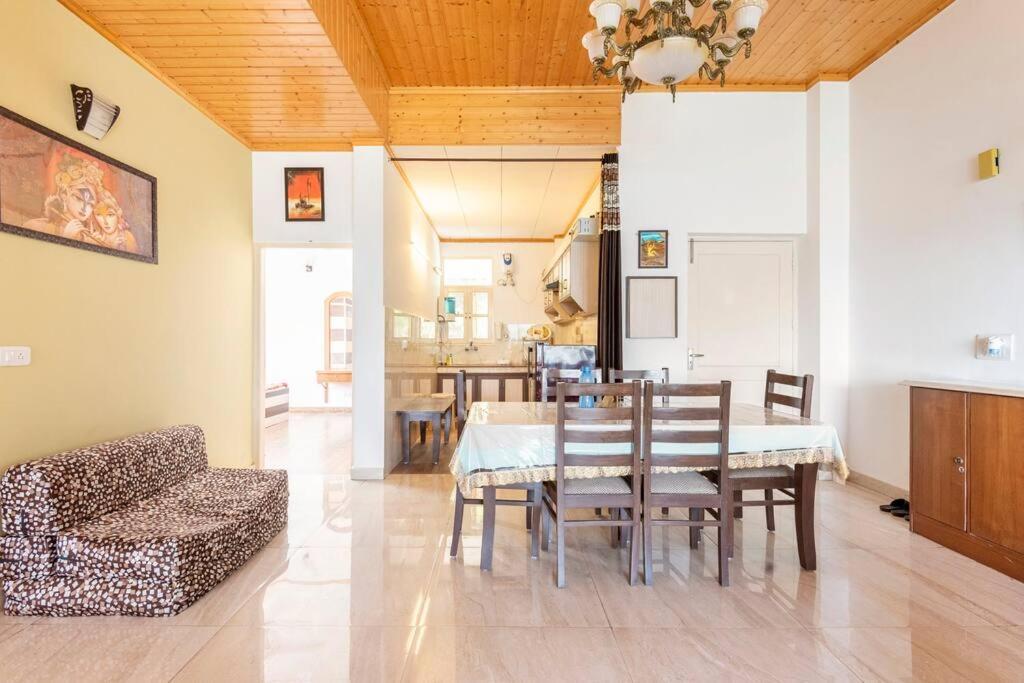 Kasauli Edge Apt With Balcony Екстериор снимка