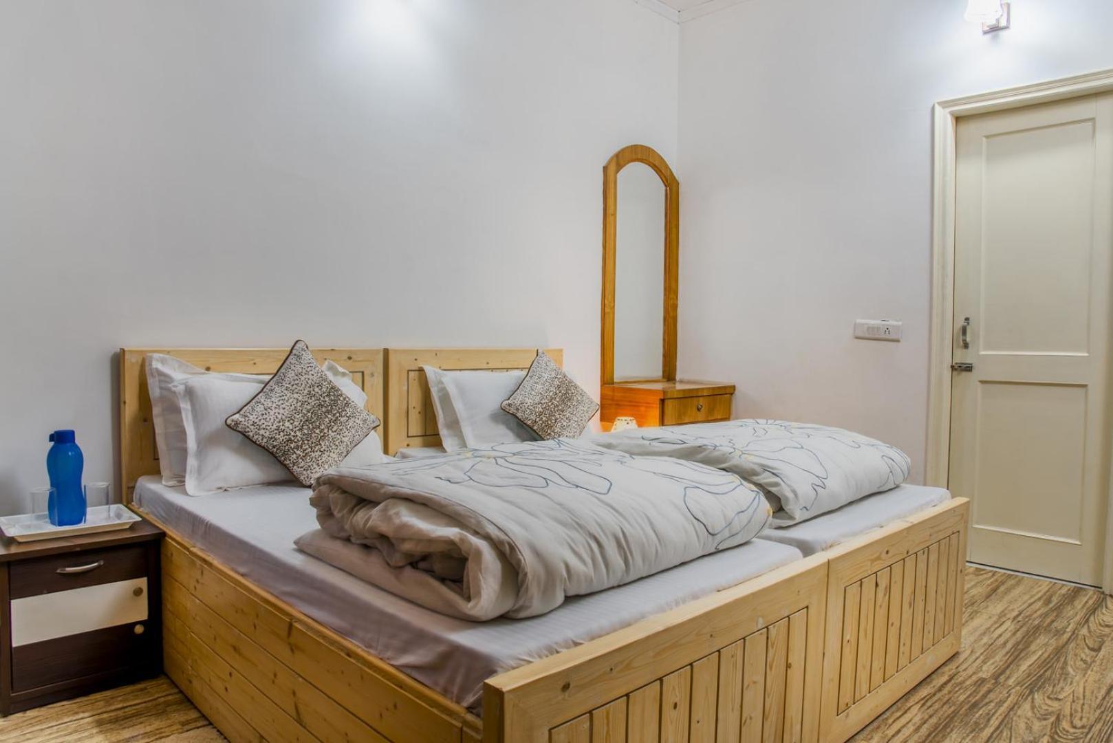 Kasauli Edge Apt With Balcony Екстериор снимка